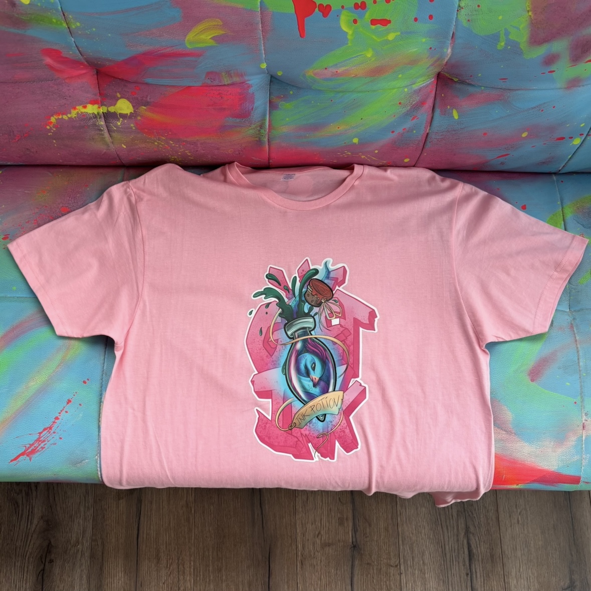 Screenshot T-shirt rosa con ink potion - immagine 1