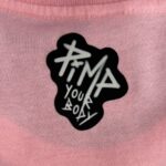 T-shirt rosa con ink potion - immagine 3